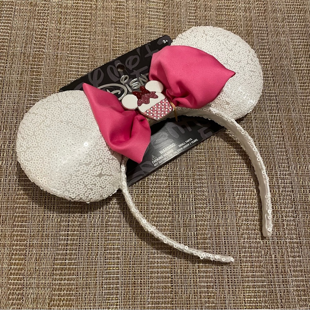Disney Minnie Mouse ears headband